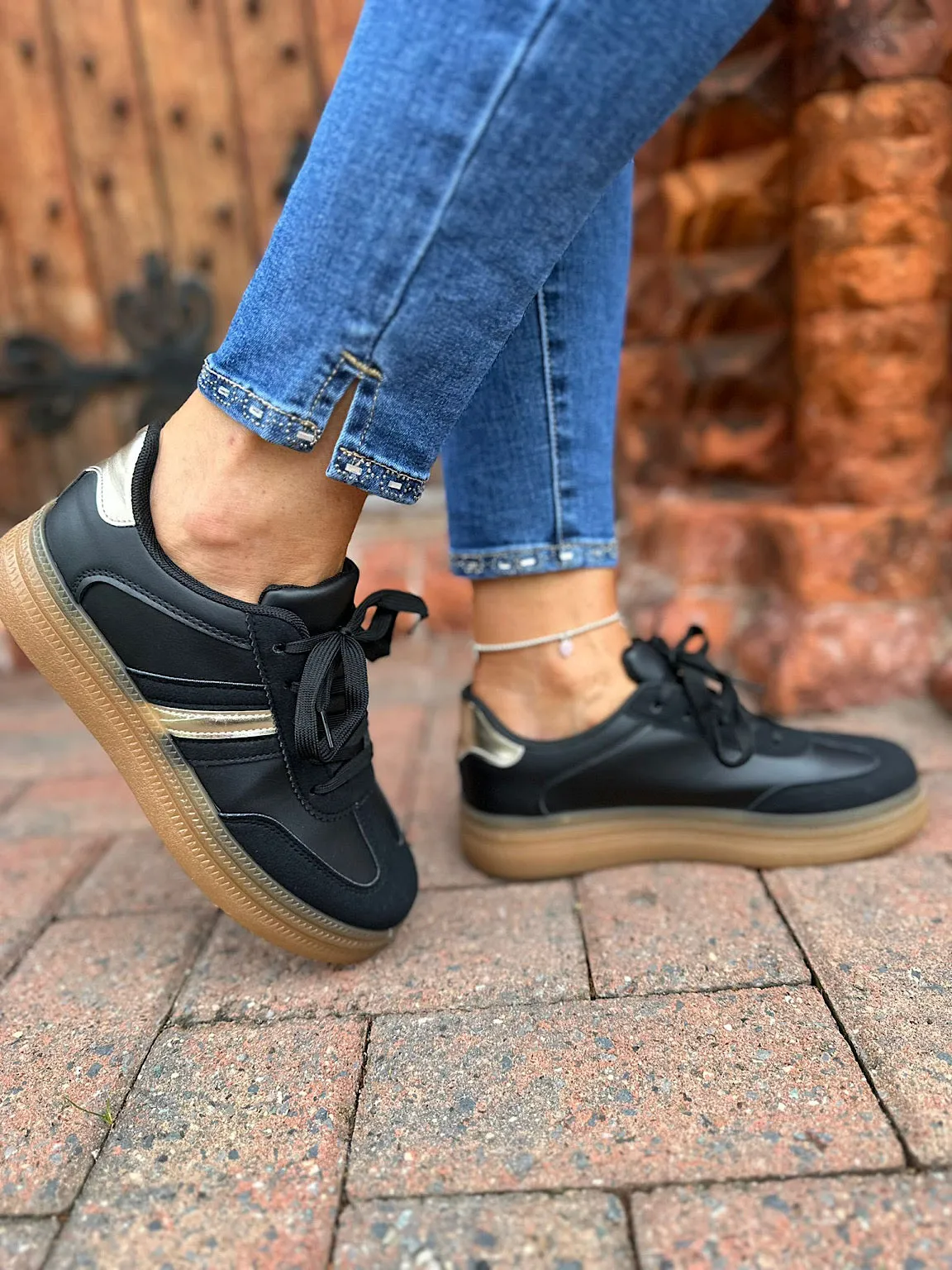 Black Suzie Trainer