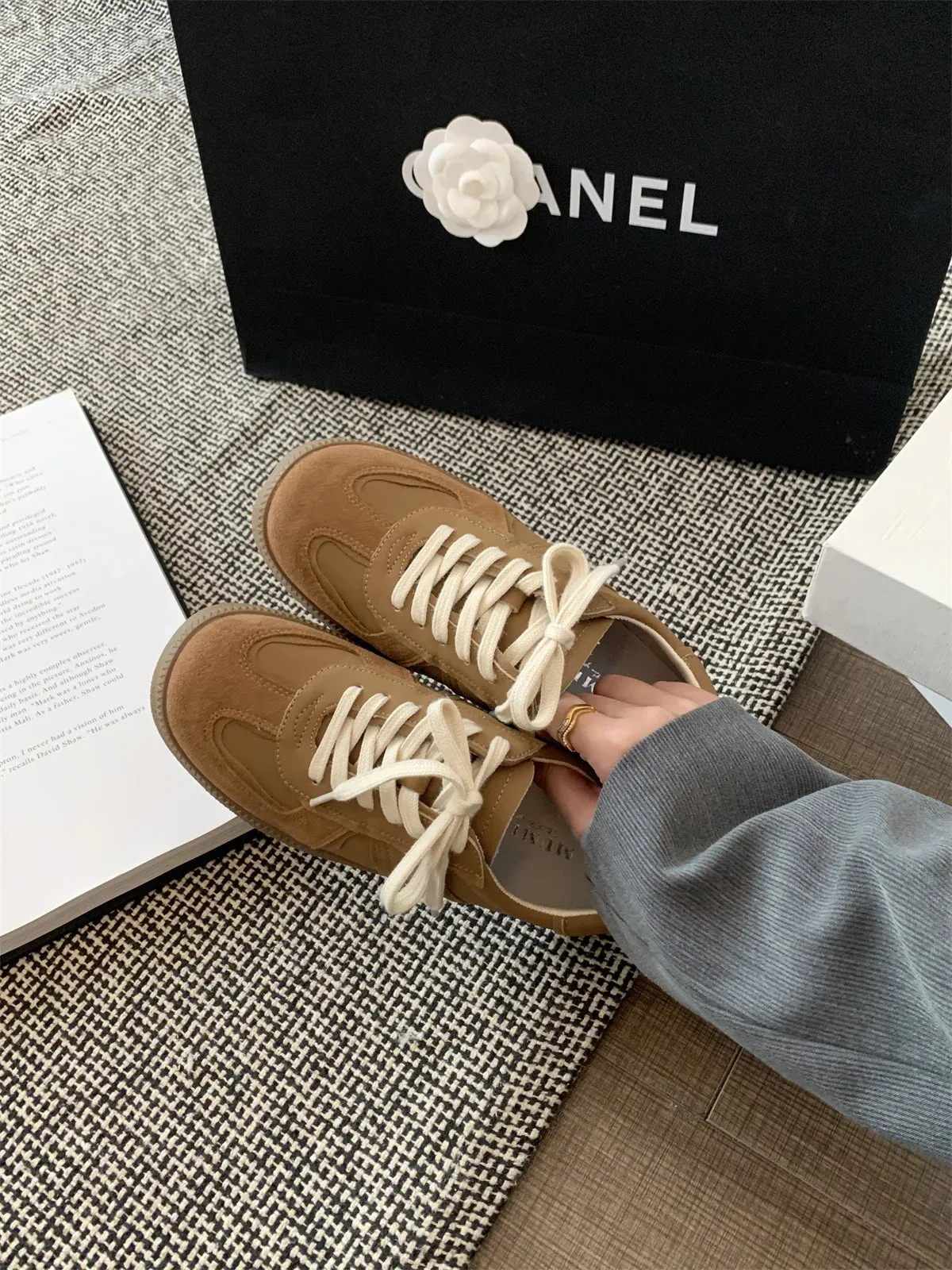 MQTIME  -  New Leather Mid-cut Running Sneakers Female Vulcanized Athletic shoe Suede Skate Shoes Fashionable Blue Feewear for Teenagers