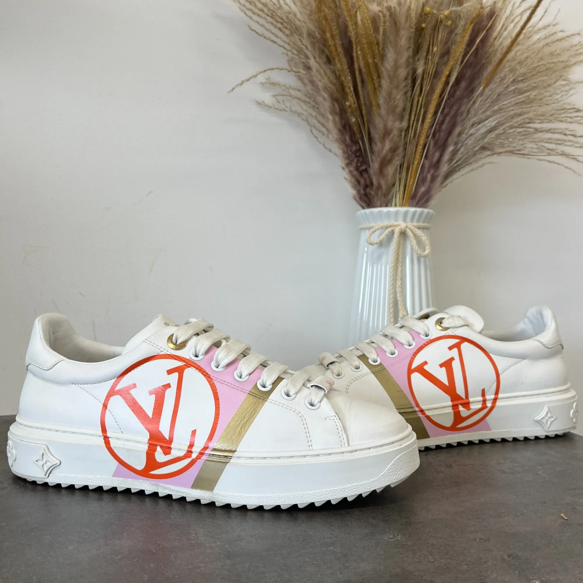 Women's Time Out Low Trainers White Size EU 38.5 / UK 5.5
